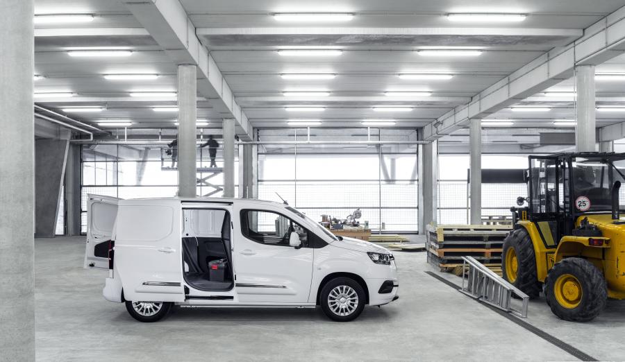  Toyota ProAce City Van 2019 года  (EU) (фото 12 из 53)